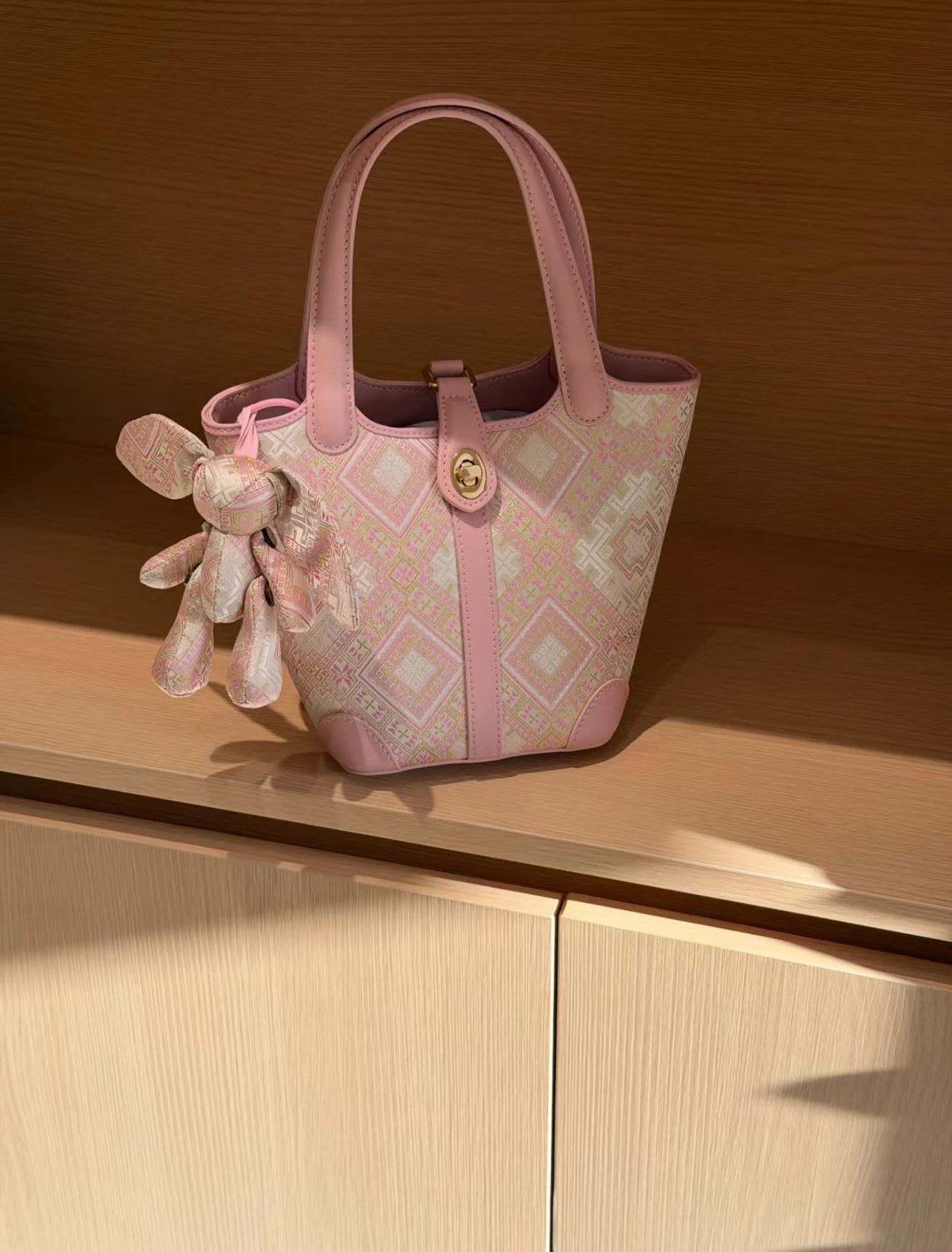 Petal Bucket — Supplier photograph